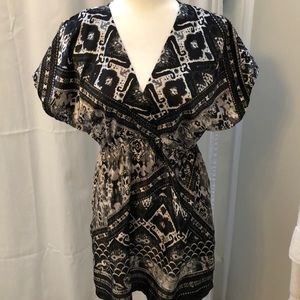 ⭐️2 for $10⭐️Beautiful Silky Tunic Top